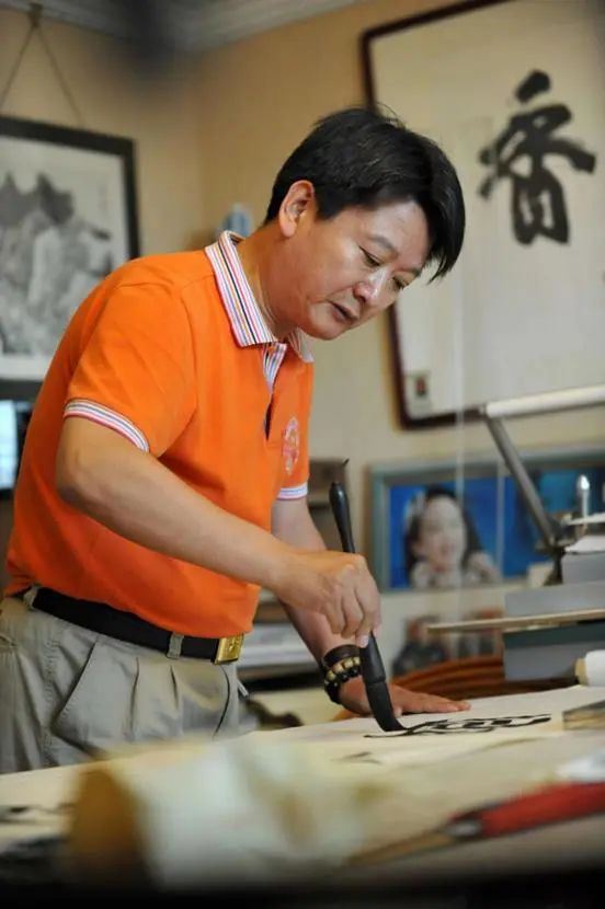钱建恒